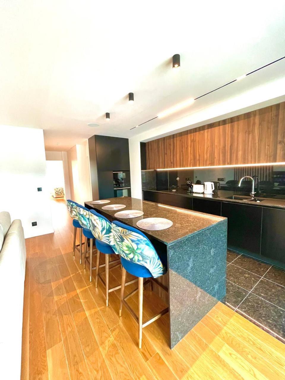 Lux Ocean View Varino 05 Apartment