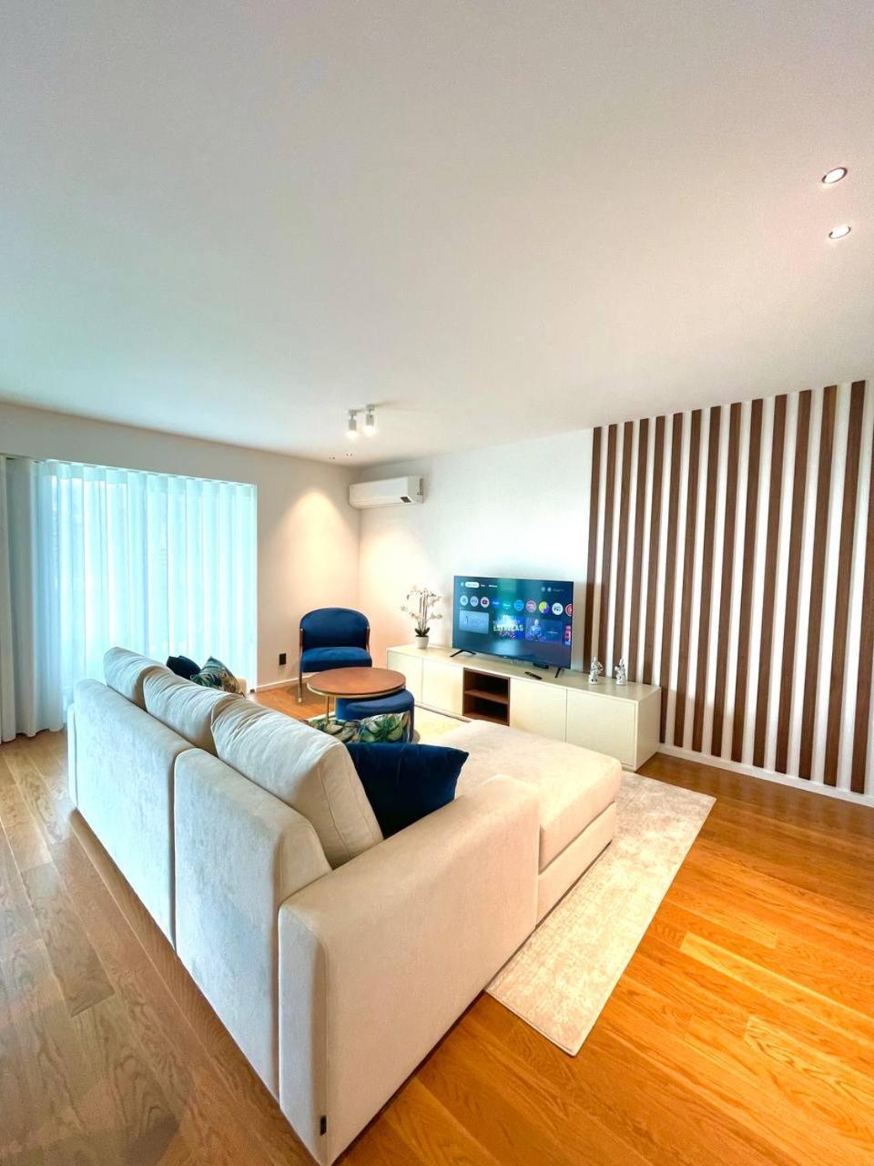Lux Ocean View Varino 05 *