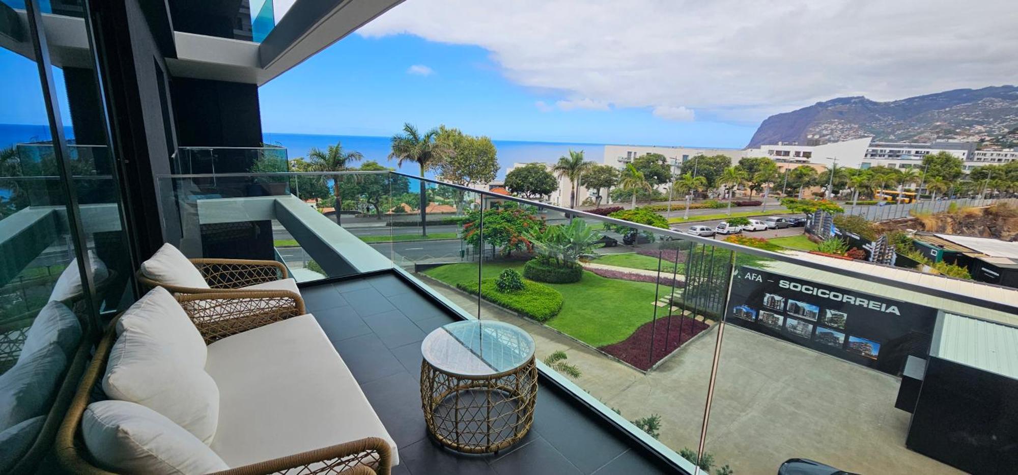 Lux Ocean View Varino 05